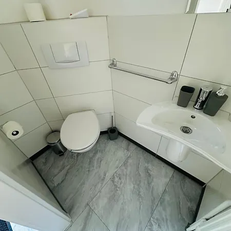 Lejlighedshotel Modernes Nahe Und Holstenhalle 3*